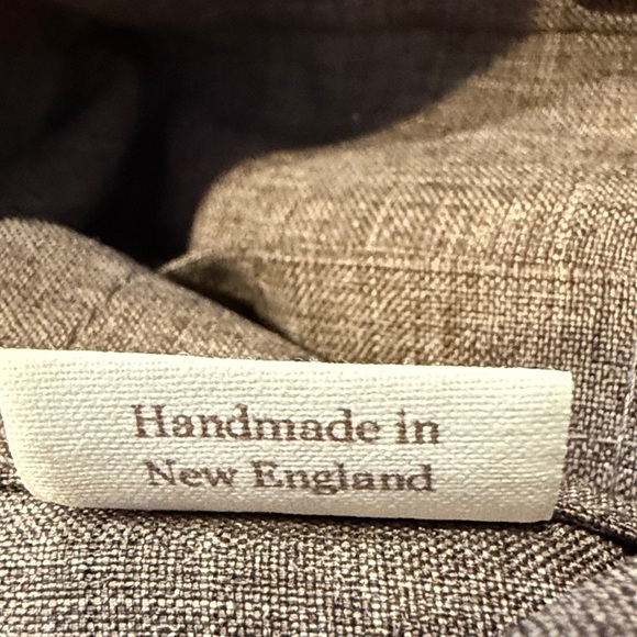 Elegant Button-Detail Women's Tote Bag - Picture 2 of 9